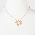 gold and diamond flower necklace 